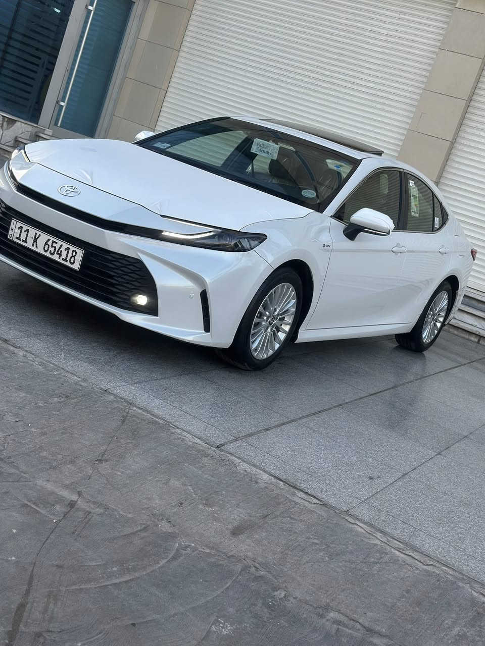 سلام للغالين
تويوتا كامري E PLUS
السياره تجمع بين الهيبه الاعتماديه والتكنلوجيه المتطوره 
 هايبرد وبانزين 
خليجي وكالة  عبد الطيف جميل 
موديل 2025 
رقم بغداد بسمي 
فول مواصفات 
فتحة سقف 
بصمة تشغيل بصمة ابواب 
كرسي كهرباء 
شحن وايرليس 
برده خلفيه 
انظمة قياده 
بعد بيها هواي مواصفات 
السياره كفاله عامه الساره جديده كلش 
مكان السياره بغداد 
السعر 248 $ 
الهاتف ***********
