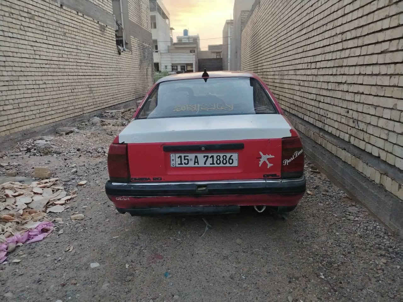 سلام عليكم ابيع هلموجود كدامك الكشر 
مكينه بيها صوط بس تمشي مابيها شي لا دخانه ولا شي 
كير عادي 
رقم انبار دولي تحويل ثاني يوم 
بيع او مراوس 
مكاني بغداد بياع ***********
