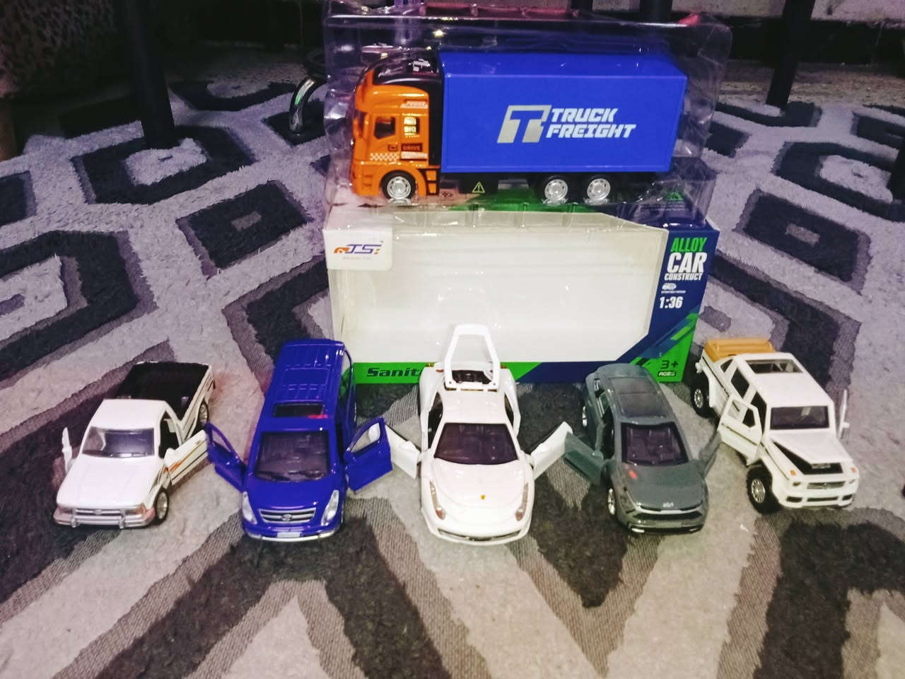 السلام عليكم سيارات حديد للبيع سيارات كلهن حديد ثقيل بيباني فتحا شغالات يشتغلن قلوبات بيهن اللي يريدهن خليه يكتب لي شعر ما اعرف سعرهن رقم تليفون ***********
