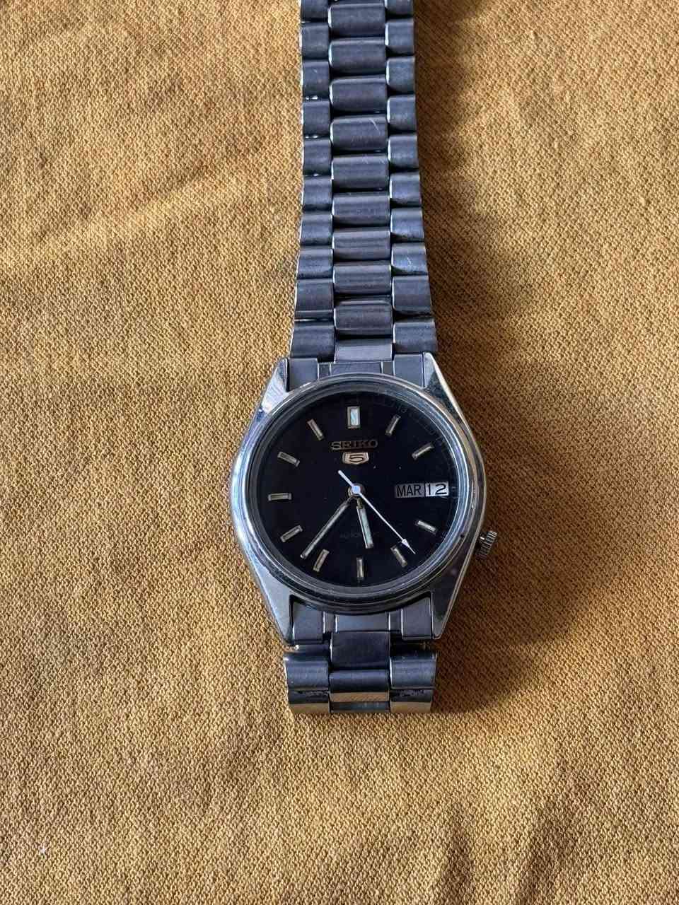 مجموعة ساعات للبيع
تكويك سويسري
عدد 15
نظافةممتازة
كلهم شغالين 
الاسعار مختلفة 
يوجد توصيل لجميع المحافظات 
***********
