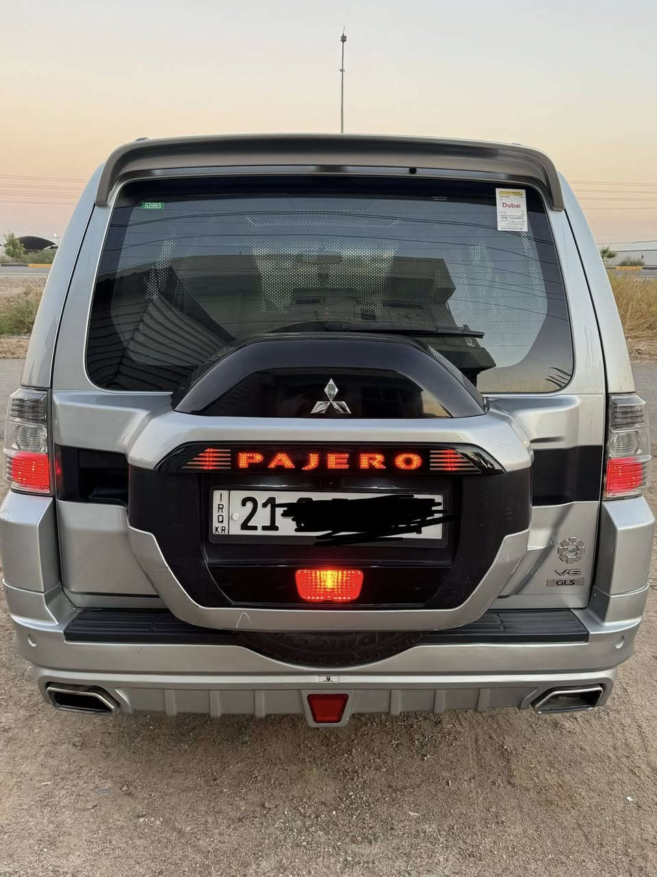 باجيرو 2018 – وارد خليجي GLS– مكينة3500 (المرغوبة) – نظيفة جداً
للبيع استعمال نظيف ومشي حقيقي.

✔️ المواصفات:

 • محرك 3500 القوي والمرغوب
 • تحكمات ستيرن
 • كشنات مخمل
 • حساسات خلفية
 • كاميرا خلفية
 • داخلية بيج
 • زينون عالي/واطي
 • LED نهاري
 • مرايا كهربائية + إشارة بالمرايا
 • ثلاثة قطع تبريد
 • 7 راكب
 • فورويل دبل كير
 • كروز كنترول
 • رقم بأسمي سنوية وهزه ورقم كله جديد
📍 الموقع: بعد مرور الحسينية/ مطعم ضفاف دجله الشارع العام 
السعر ١٨٨ $ وبيها مجال بسيط 
📞 للاستفسار ***********
