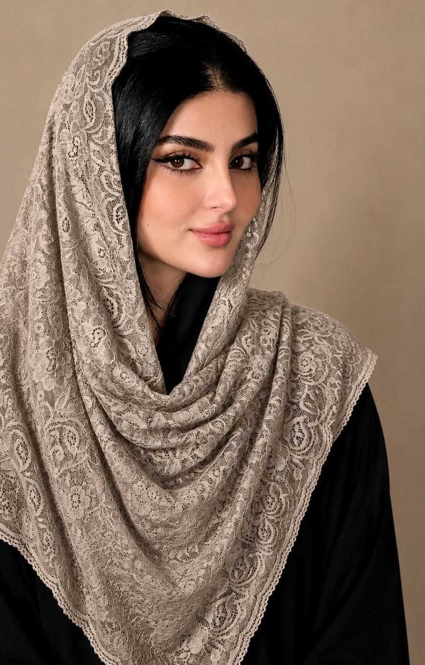 ✨ وصل شال الذكاء الاصطناعي الترند ✨
🧵 خيط بريسم وقماش تول فاخر
💎 نعومة ولمعة راقية جدآ 
🎀 تصميم أنيق وموديل عصري
🌈 ألوان مميزة تتناسب مع كل الإطلالات😍
قياس الشال / الطول مترين والعرض 70 سم ✔️
#الاصلي الكويتي البريسم 💯 
 
🚘 يوجد خدمة توصيل لجميع محافظات العراق بغداد, العراق


**إذا كنت صاحب هذا الإعلان وتريد حذفه لأي سبب، رجاءا أرسل رسالة إلى الدعم الفني**