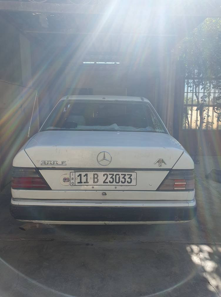 مارسدس دب موديل 1988 محرك بطه ثنين ونص 
رقم بغداد تحويل مباشر مشروع وطني مكان السياره كركوك *********** كركوك, العراق
