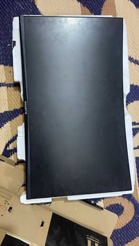 شاشة مقوسة • ٢٧ إنش