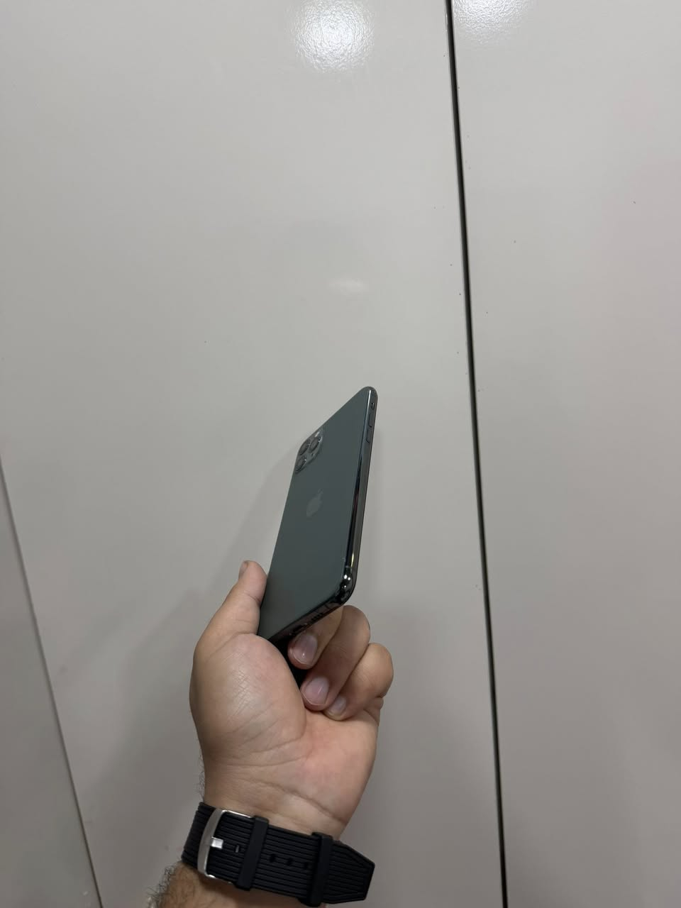 � للبيع – آيفون 11 برو ماكس
✨ الجهاز نظيف جداً (نظافة 100%)
📦 استعمال خفيف
💾 الذاكرة: 256GB
🌍 نسخة الشرق الأوسط
🛠️ الشاشة مستبدلة أصلية
💰 السعر:260 ألف
📍 العنوان: بغداد – البياع
🚚 يوجد توصيل 
📞 للاستفسار. وتساب 

***********
