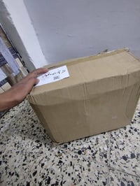 خوذه جديده استعمال واحد ما مستعملها بعدها بلاسق شركه  بيها نشرات عاليه...