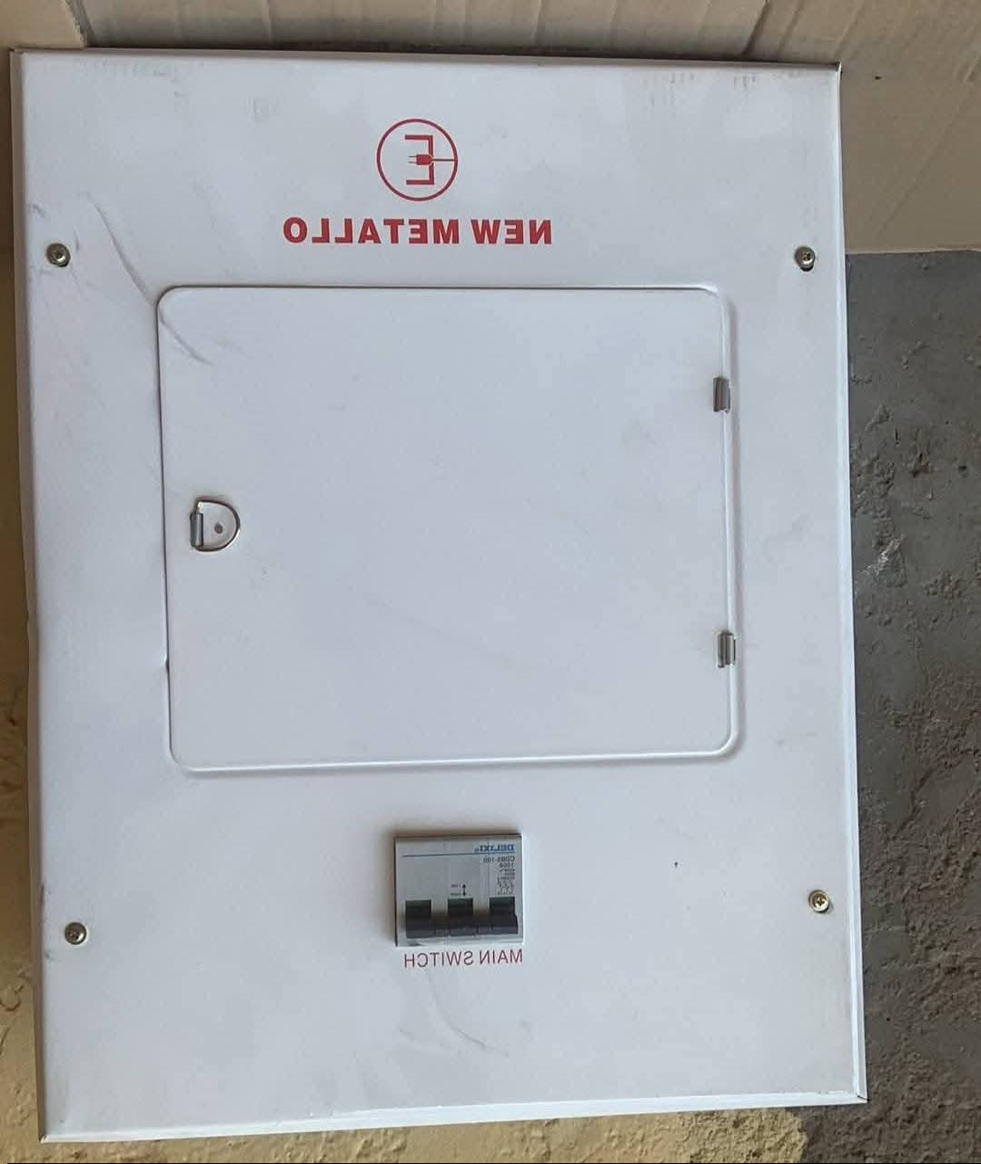 سركت 12 خط ثري فيز بالكارتون هندي غير مستخدم
السعر 18 الف فقط 
حديثة / قرب جامع السيف 
***********
