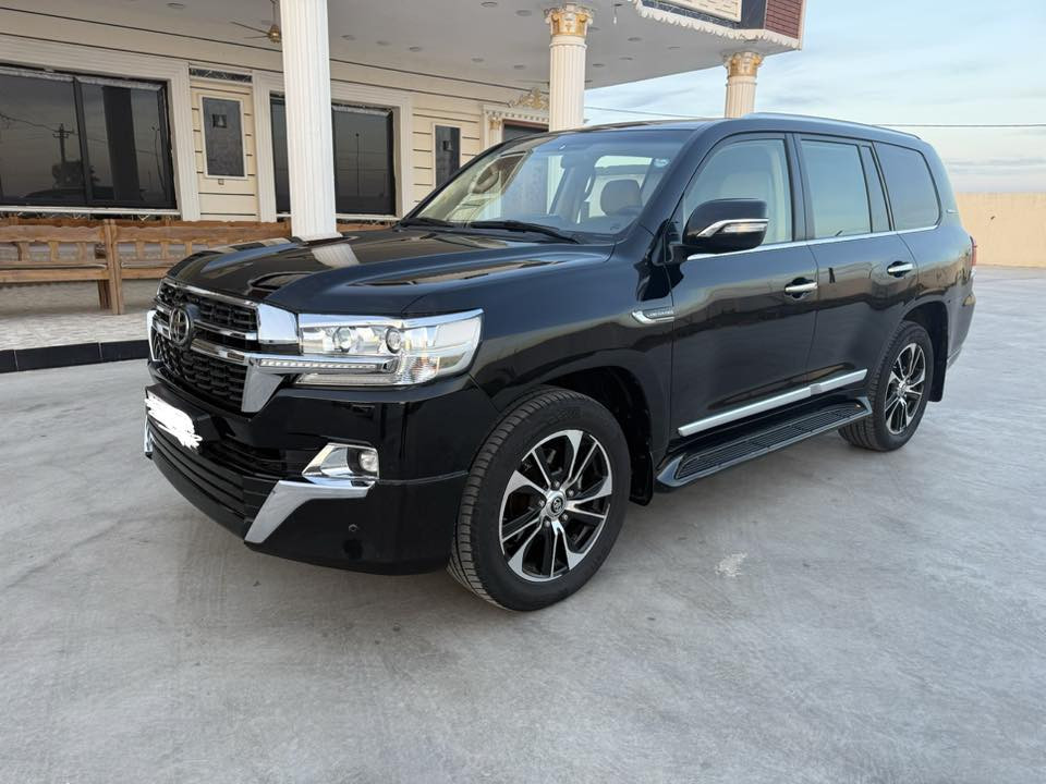 السلام عليكم للبيع لاندكروز موديل 2016 بريم 6سلندر  رقم سليمانيه مكفوله كفاله عامه فول مواصفات كراسي كهرباء كشنات جلد أم الدفدي حساس امامي خلفي وحساس خلفي فتحه مري شفط لايت زنون ماشيه 169 حقيقي وباقي المواصفات معروفه السعر 455 للاستفسار ***********
