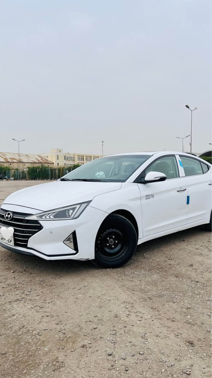 السلام عليكم النترا موديل 2020 فول مواصفات محرك 2000 كلشي بيها جديد طخم تاير تبريد قطعتين تنتنه 
حادها بجم خفيف ول جنطة خفيف أي قطعه ماامبدله بل سيارة عنواني بصرة *********** Singapore
