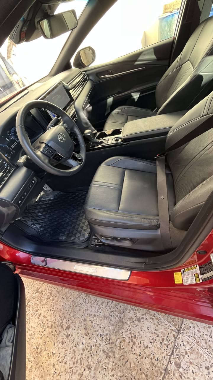 كامري هايبرد 2025 
XSE فول مواصفات 
بدون ايرباك 
بدون تبديل كل غراضها الأصلية وياها
بدون صبغ 
فقط بارد 
رقم الشاصي وصور الحادث في المنشور 
 للاستفسار الاتصال 
***********
فقط بيع السعر 255
مرقم بغداد
