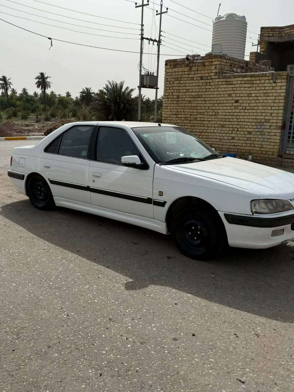 بيجو بارس موديل 2018 بحالة ممتازة
(ملاحظة: الإعلان منشور عن طريق مكلف بالنشر، يرجى التواصل مع صاحب السيارة مباشرة)
📋 معلومات السيارة الأساسية:
 نوع السيارة: بيجو بارس
 الموديل: 2018
 اللون: أبيض
 الرقم: بصرة / مشروع وطني / خصوصي (السيارة باسم مالكها الشرعي وجاهزة للتحويل).
 مكان السيارة: محافظة ميسان / قضاء المجر الكبير.
🛠️ حالة السيارة (بشرط الفحص):
 الكير والمحرك والحدادية: كفالة عامة.
 التبريد: شغال وممتاز.
 الإطارات: طقم (تخم) تايرات جديد.
 الداخلية (الغرفة): نظيفة جداً ومحافظ عليها.
 الغرامات: السيارة مصفرة ولا توجد عليها أي غرامات.
💰 السعر:  (49 ورقة)
📞 للاستفسار والتواصل:
يرجى الاتصال على أرقام صاحب السيارة:
 ***********
 ***********
