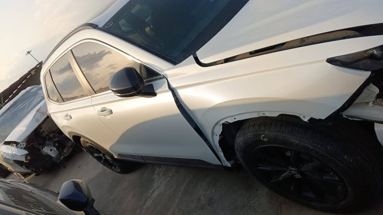 السلام عليكم هوندا CRV   هايبرد موديل 24 فول الفول فتحه بصمه رادارات كراسي كهرباء قطعتين  باقي مواصفات معروفه الفول حادثه موضح بالصور دعاميه ولايت داخل سياره موجودات سياره حاليا بعمان الحره تباع على وضعه تطلع أربيل سياره السعر 170 بيه مجال بسيط الإتصال على الرقم ***********
