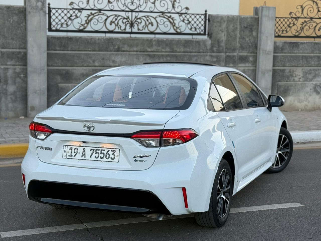 تيوتا كورلا هايبرد 2024 كفاله عامه
رقم كربلاء تحويل مباشر 
عداد المسافه : 15 الف km
حجم المحرك : 4 سلندر 1800 هايبرد 
المواصفات .. 
بصمة تشغيل وابواب - فتحة سقف
رادار امامي مانع تصادم 
مقاعد جلد - هاند بريك كهرباء - اوتو هولد
ويل كب - اشاير مري - لايت وحاجب زينون
تبريد قطعتين - شاشه كار بلي - كرسي كهرباء 
مكان السيارة كربلاء 
***********
(( السعر 150 ورقه ))
