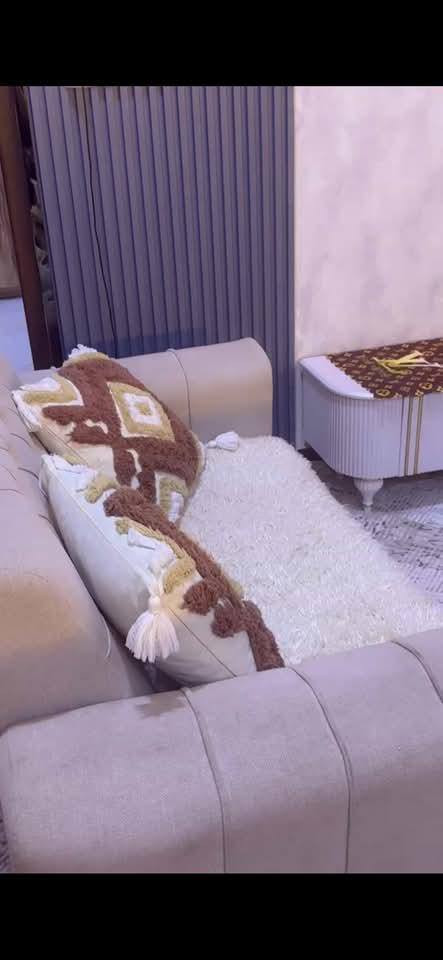 قنفات لون بيجي وحده ثلاثيه وحده وسط واثنين كراسي  نظيفات وميز تلفزيون جديد ونظيف كلشش سعرهن ٣٥٠  العنوان البصره ابو الخصيب البصرة, العراق


**إذا كنت صاحب هذا الإعلان وتريد حذفه لأي سبب، رجاءا أرسل رسالة إلى الدعم الفني**