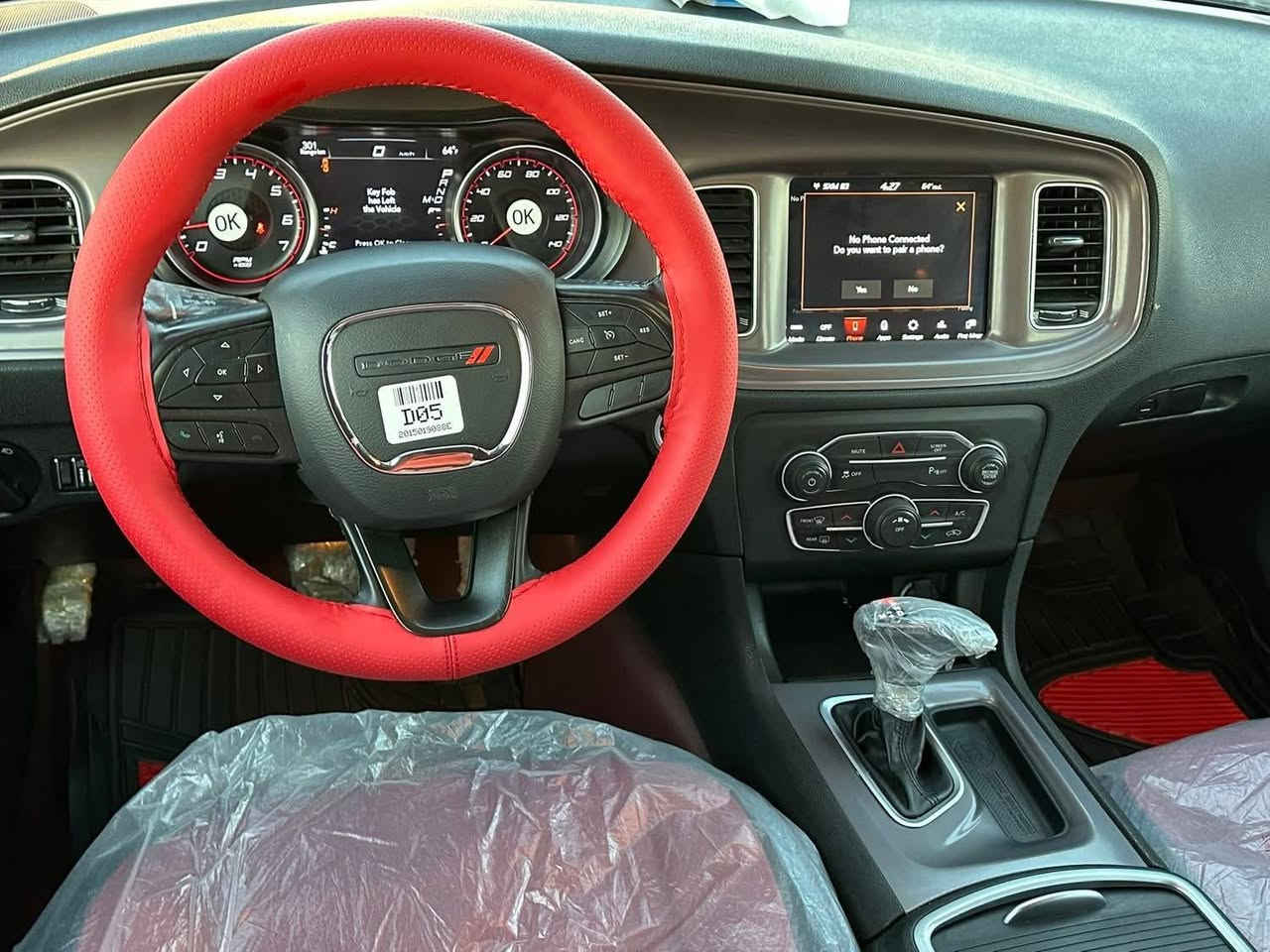 دوج جارجر اصل 2023
الوان ابيضّ
المسافه المقطوعه 50m
حجم المحرك 3600
تحكم عن بعد 
شاشه كبيره
تشغيل عن بعد
كشن حضن مع تحكم كهربائي 
حساسات خلفيه 
مري جانبيه هيتر مع عاكس الضوء
تبريد +تدفئه
تقرير تعمل وتسير 
كفاله عامه من دعاميه لدعاميه 
***********)
السعر) 275 $ ورقه نتصال فقط
