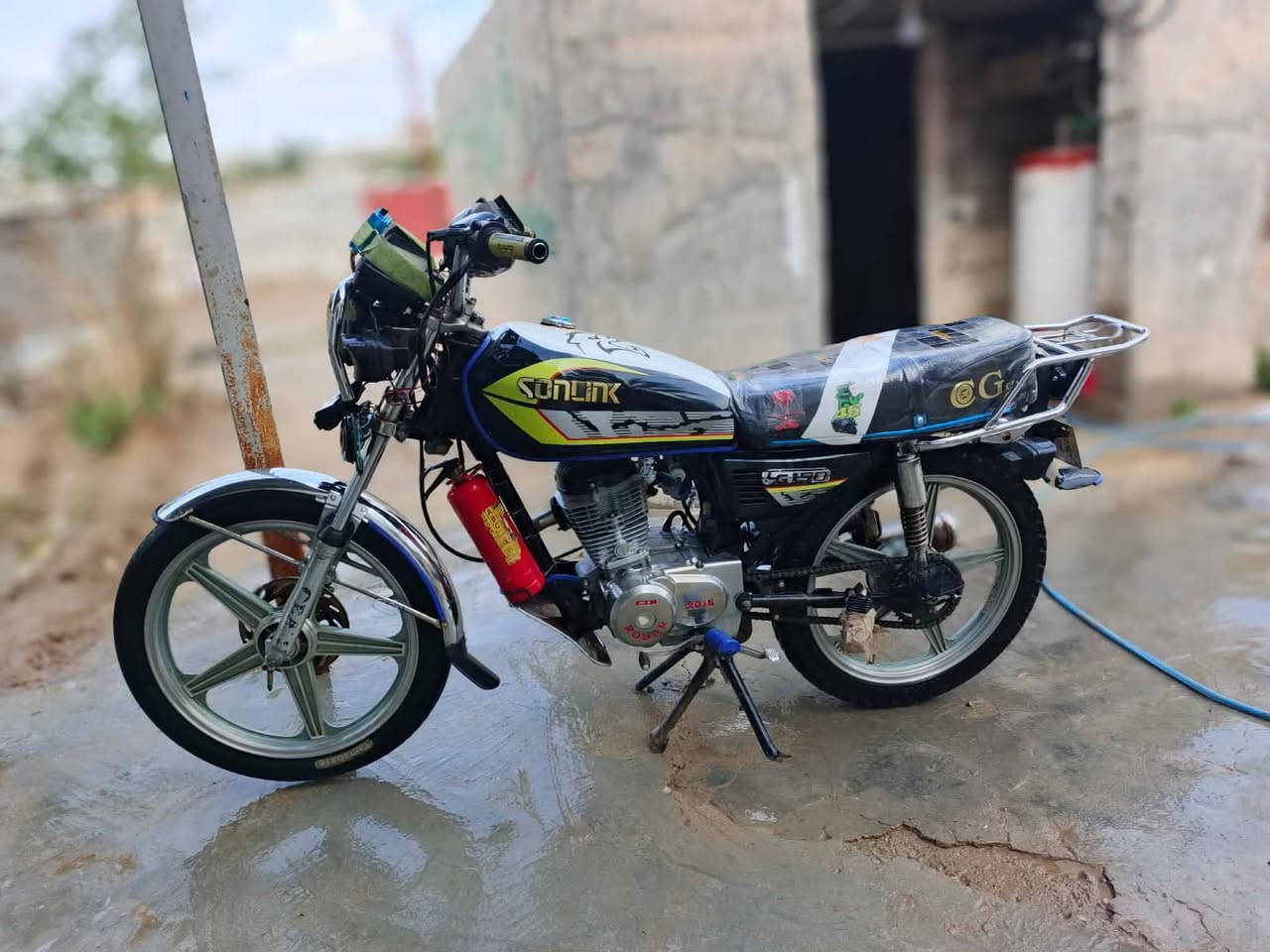 السلام عليكم مكلف بنشر خاص ما متواجد دراجه البيع روبر موديل2015 دراجه مكفوله كفاله عامه من اي عيب اوراق مابيها ومن السرقه مكفوله ***********ستفسار ع رقم صاحبها خاص ما متواجد سعر 350قفل
