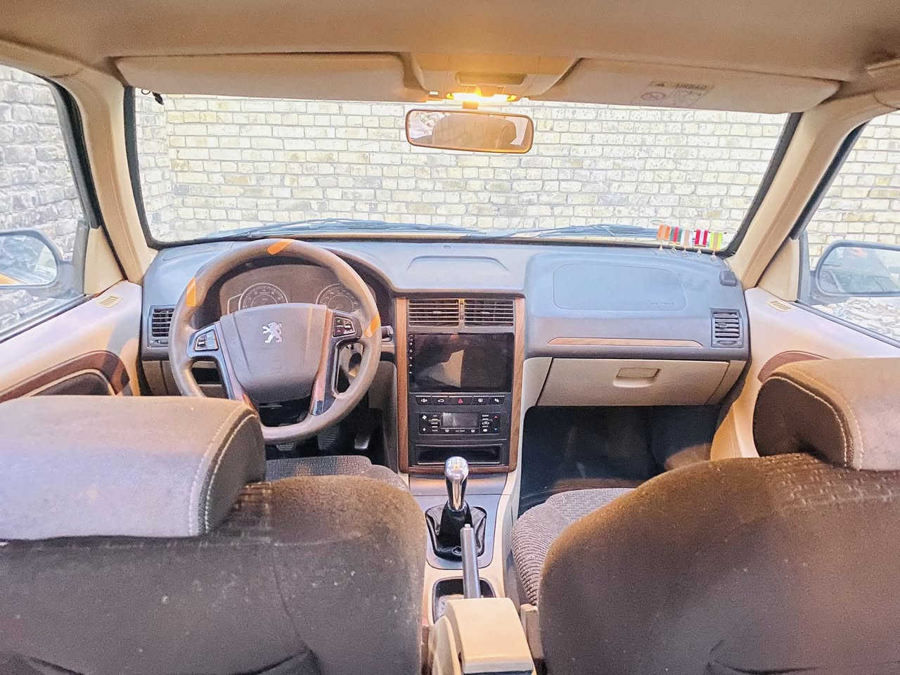 سلام عليكم 
بيجو بارص موديل 2020 داخله بسنه 2022
مكينه وكير مكفولات سياره كفاله من ضربه وتبديل وتعمير 
صدر جديد شاشه اندرويد
تحكم بلستيرن تحكم بلمرئ
تخم تاير 
كهربائيات كلها شغاله
سنويه ل٢٧. خط وبحث وغرامات مصفر 
سياره جهازه من كلشي 
السعر ٦٠ وبيها مجال 
استفسار اكثر الاتصال ع رقم 
***********
