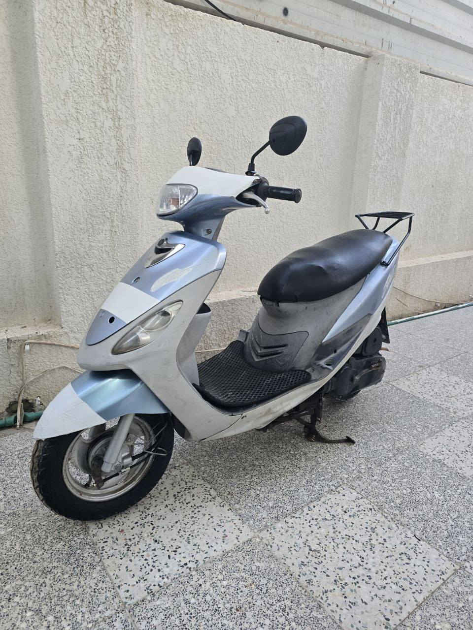 سلام عليكم دراجه للبيع ماكس منغولي دراجه كفاله ما مفتوحه  سلف هندر اشاير لايت دشبول كلشي شغال دراجه ناعمه ومعدل   مكان ديوانيه مركز هاذه رقمي ***********
