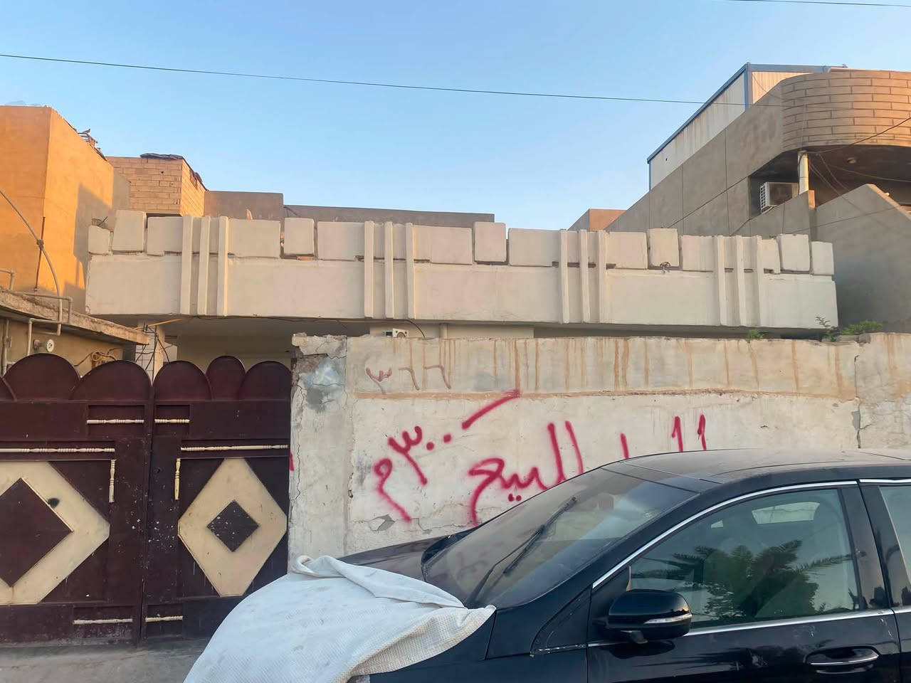 دار للبيع ٣٠٠ متر طابقين بناء قديم يصلح للسكن موقع حي العروبه شارع صب ‭***********‬
