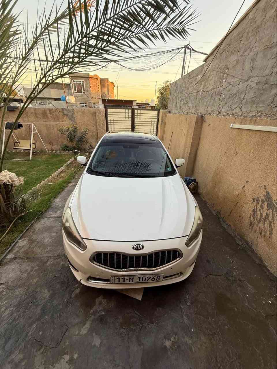 السلام عليكم 
كادنزا 2015  امريكي  بيهة 3 قطع صبغ فقط بدون دواخل 
فول مواصفات 
المواصفات 
6 سلندر 3300
بصمه تشغيل 
بصمه ابواب  +جنطه
بانوراما 
كشنات جلد 
كشنات تدفئه-تبريد
كشنات الامامي كهرباء 
برده خلفيه 
لد امامي 
كشن خزن 
كامره خلفي
حساس خلفي 
تحكم ستيرن متكامل 
تبريد قطعتين 
تبريد بيانو  
تدفئة تبريد ستيرن
مري قلاب +اشاره
ماشية : 135mi
مناقصها اي شي
السيارة بإسمي رقم بغداد دولي 
السعر : 135 ورقة وبيها مجال

مكانهة بغداد الزعفرانية
*********** بغداد, العراق
