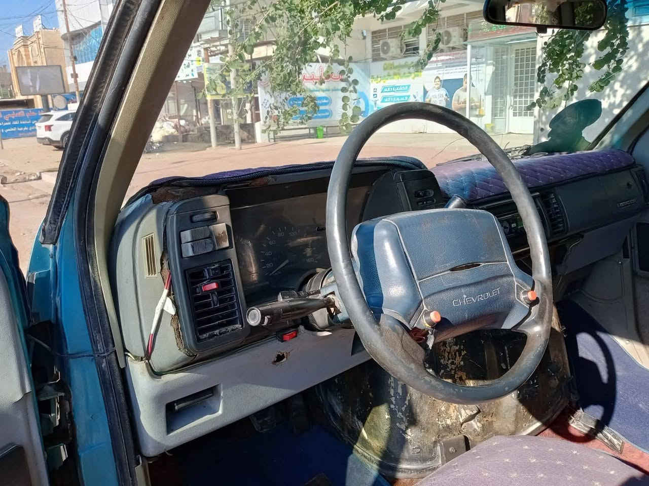 شوفر أمريكي محرك وكير بلادي للبيع او مراوس 
سياره اكفل فقط اصوليات لان موديل ١٩٩٥ 
سعره ٢٥ وبيه مجال للشراي 
***********
***********
واسط الصويره
