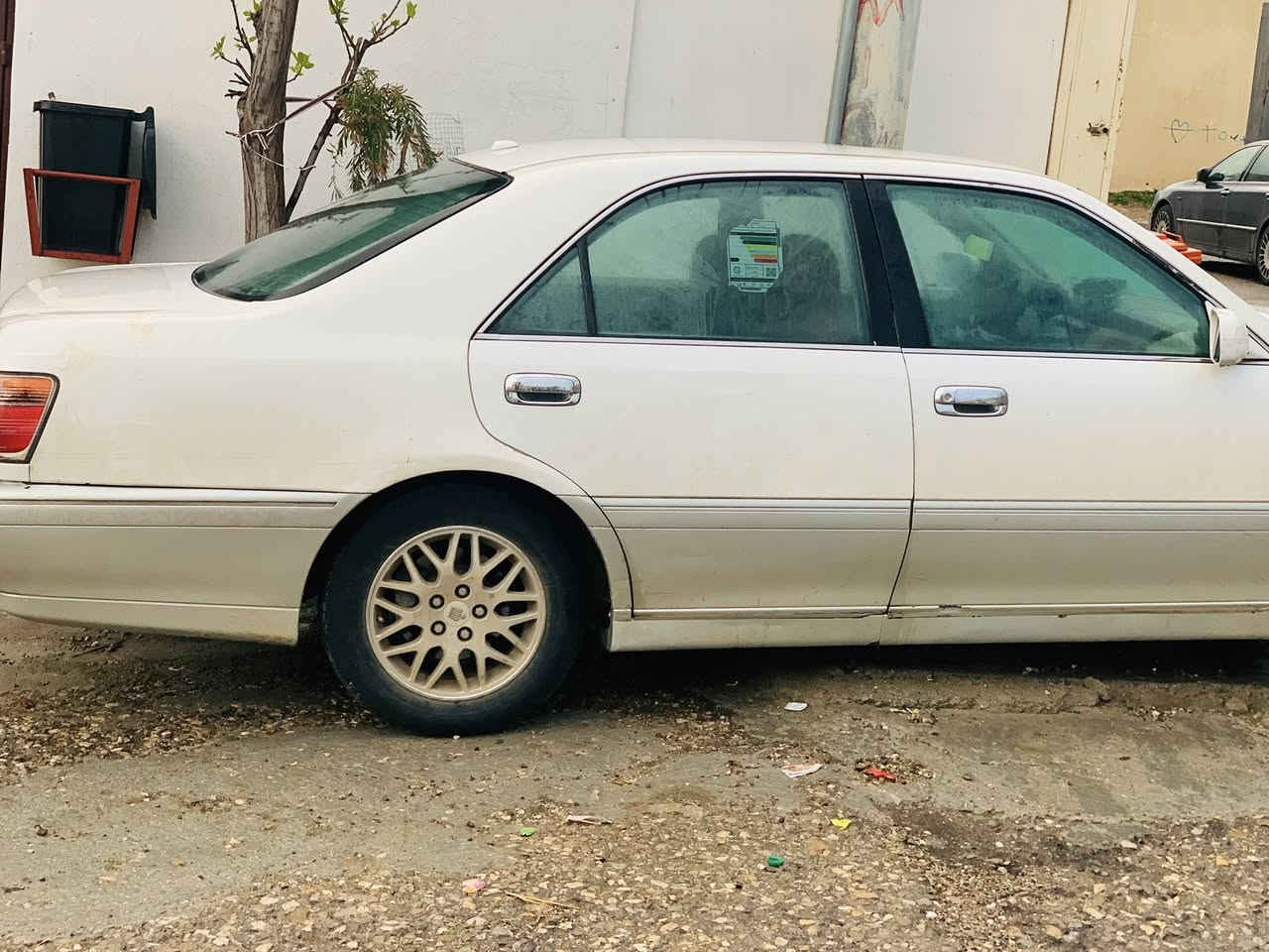 سڵاو لەهەمو لایەک ئەم ئەم سەیارە مان هەیە بۆفرۆشتن گشت گیانی بەشەرت دەعامی بۆدەعامی  بەشەرت  بۆیاخی نیە دەعمە نیە  کێڕو مەکینەی بەشەرت   تەقەو ڕەقەی بەشەرت  
نرخ ٣٥گەڵا معامەلەیە برایانە شوێن تاسڵوجە سلێمانی 
***********
