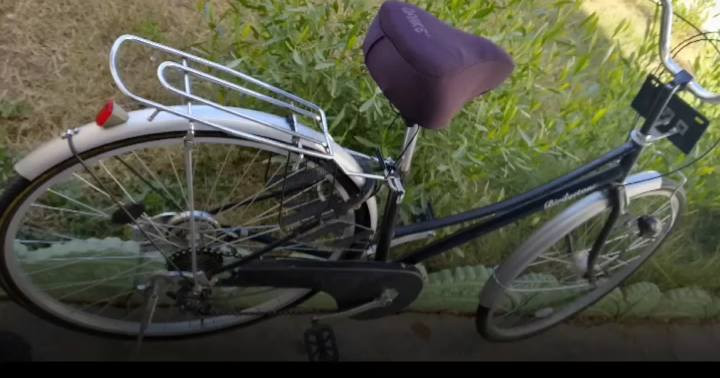 السلام عليكم بايسكل للبيع حجم27 لون اسود كير خارجي شغال حساس شغال كلشي ما عايزو  السعر 85وبي مجال تواير وچوابه جدد
 هذا رقمي*********** مكاني شركاط القصبة وحياكم
