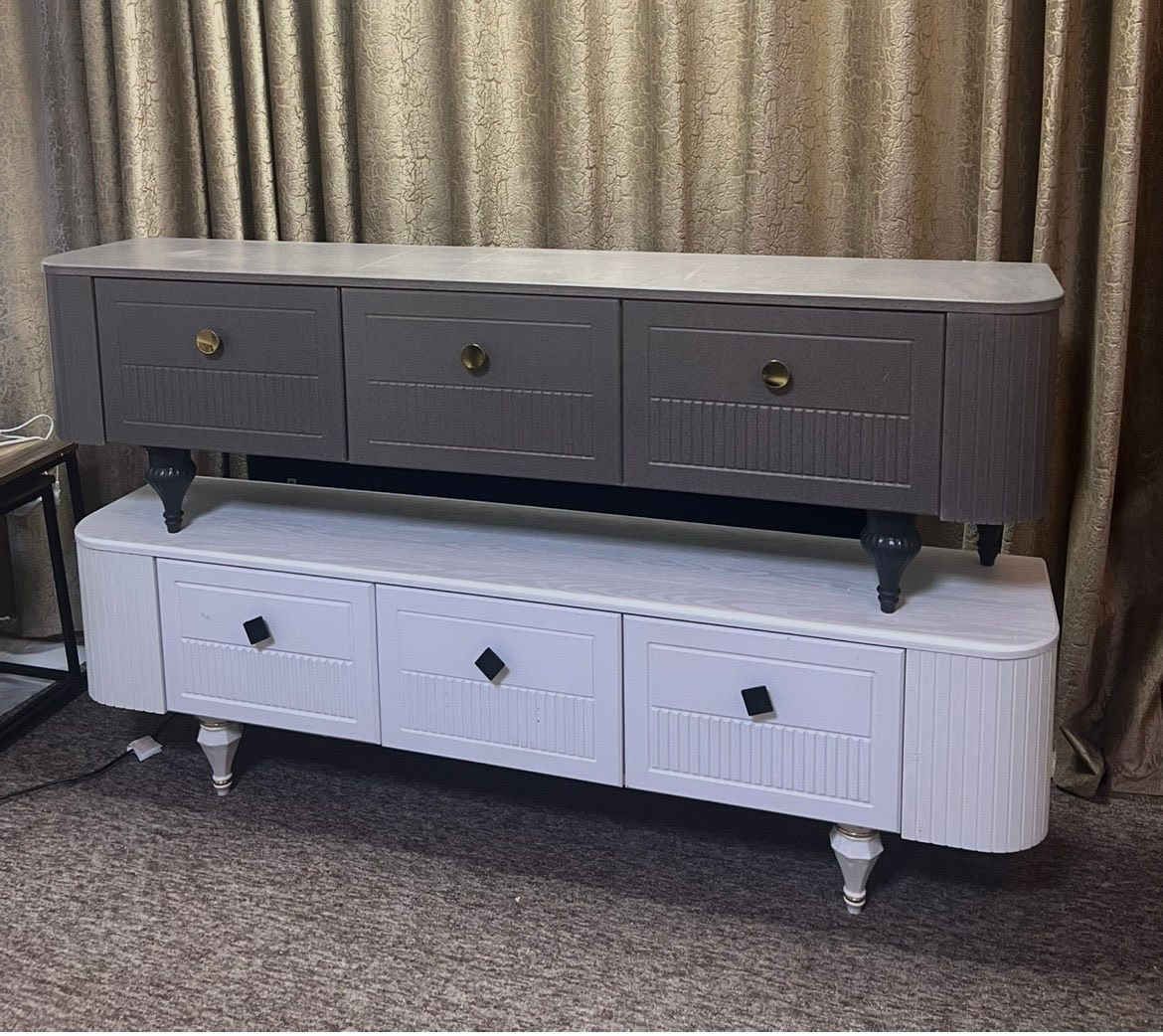 متوفر بلازمة ال جي امتياز كوري من حجم 43لحد حجم 70فول موصفات مع ميز بلازمة تركي يوجد حجم 160و حجم 140الوان مختلفه مع  كابسة صاج و همبركر المانيا جديده غير مستخدمه  باقي الصور داخل المنشور للتواصل ***********
