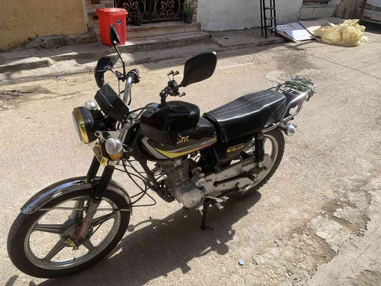 السلام عليكم ‏دراجة للبيع ‏السعر ٥٠٠ الف وبيها مجال￼ ‏ويا صندوق ما دليفري مكاني بغداد القليعة ￼الرقم (***********)
