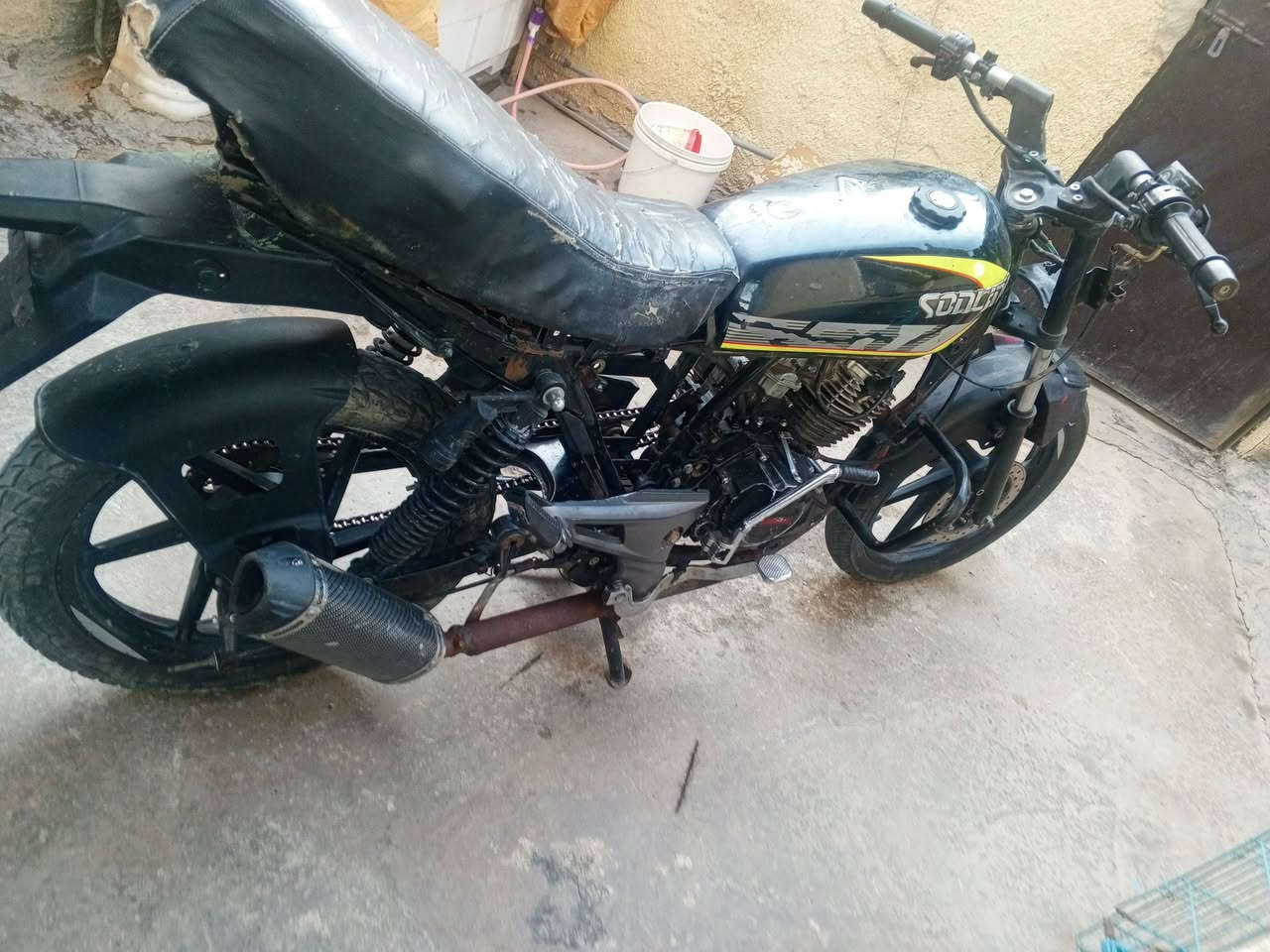 دراجه ايراني 5 كير 2020 مكينه نضيفه بس بيه صوت بل جواكيج قليل شغاله هندر صالنصه رياضي السعر 250 وبيه مجال مكاني بغداد الشعله رقمي ***********
