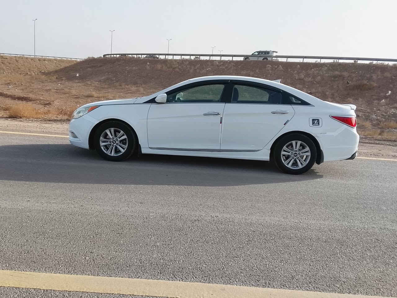 سلام عليكم من رخصت الادمن للبيع سوناتا مضلع موديل 2012 وارد امريكي حادثه بلداير مال  جاملغ الخلفي بدون دواخل وبيه اربع قطع صبغ كله ليبل واحد كير ومحرك وصدر خير من الله محرك 2400 جيدي اي رقم انبار انكليزي سعر 105 وبيه مجال مكان السياره فلوجه النساف غير متواجد ع الفيس ***********
