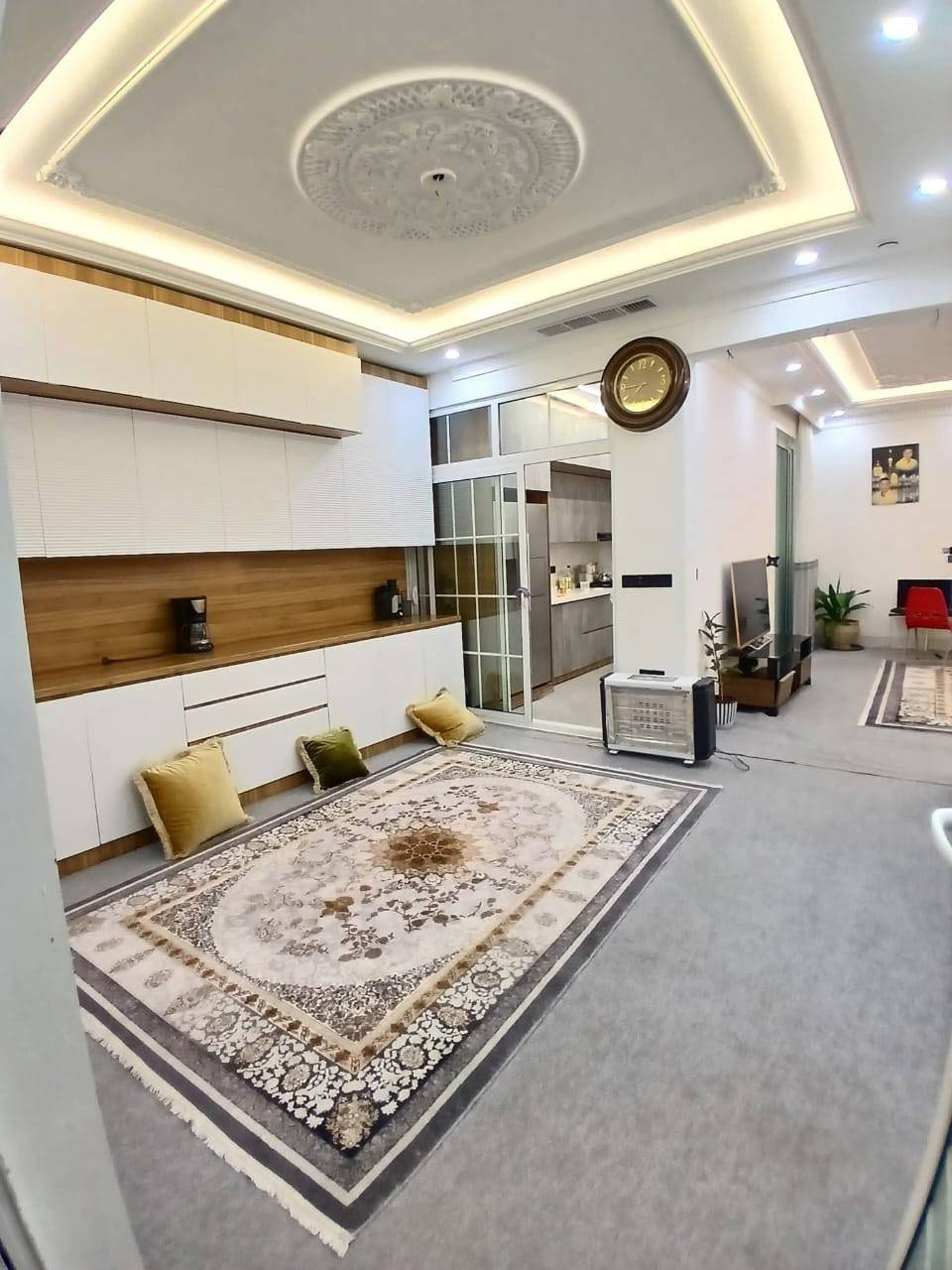 دار البيع  طابو صرف بسمي في اربيل
البيت يباع مع الاثاث او بدون اثاث حسب الإتفاق

 شقلاوه منطقه الشهيدان

المساحه ١٨٠ m

فول مواصفات

مطبخ عدد 2 حار + بارد

٣ غرف نوم

ستقبال + صاله

صحيات عدد ٣

البيت جاهز وجديد

الاستفسار مع صاحب البيت👇👇

***********
