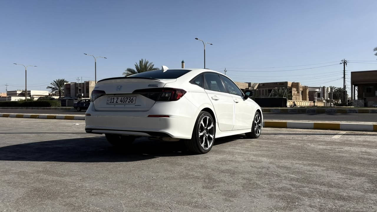 🚗 للبيع
هوندا سيفيك تورينك 2025Honda Civic Touring 

🌍 الأنبار الفلوجه 

•   🛣️  المسافة المقطوعة    -   30988 كيلو متر 

------------------------------------------------------------ 

💰 السعر:  185$

✅ المواصفات :

📅 الموديل: 2025

⚙️ المحرك: 2000 سي سي

📏 الممشى: 30988 كيلو متر 

🌍 الوارد: كندي 

🛠 الضرر: جاملغ الخلفي معدل باب مبدل نفس ألون 

🎯 الويل: 18 إنش

• أعلى فئة (فول مواصفات)

• ناقل حركة أوتوماتيك

• شاشة لمس كبيرة مع Apple CarPlay & Android Auto

• كاميرات وحساسات

• مثبت سرعة متكيف

• رادار تحديد مسار

• مانع تصادم

• مقاعد جلد

• مقاعد كهرباء

• تشغيل بصمة

• إضاءة LED أمامية وخلفية

• مكيف أوتوماتيك

• جنوط 18 إنش

• صرفية وقود ممتازة

•كشنات 4تدفئه 

•فتحه سقف 

•الرقم ***********

#للبيع #سيارات_للبيع #سيارات #بغداد_
