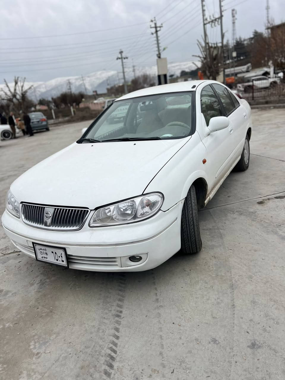 نيسان سه ني ٢٠٠٩
ياباني 
گيرتؤماتيك 
ساغ ساغ 
موس و براوه نيه 
مه نه فيستي  اصلي له گه له 
كيشه ي هاتووچوي نيه
كامل په مپه له سه ر ساغي 
پيشي كه پسه 
قرچيكي دواي هه يه
گيرومكينه و ته بريد و ته قه و ره قه به شه رت
شوين قلادزئ 
***********
