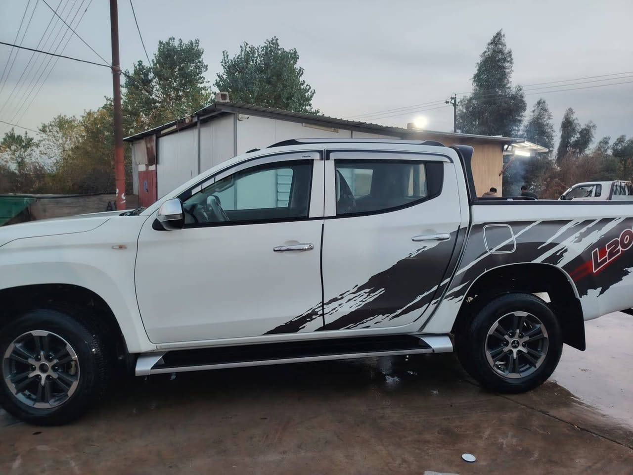 سياره 2020  دبل قماره مسبوشي✅
السياره فور ويل ✅
رقم انكليزي اربيل تحويل ثاني يوم ✅
مكفوله من كلشي ✅
سياره ماشيه 100الف حقيقي ✅
العنوان صلاح الدين قضاء الدجيل🇮🇶
السعر 190 او بيه مجال للطيبين  
*********** رقم الهاتف
