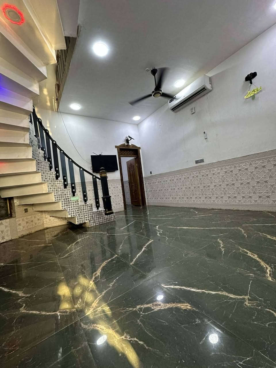 يا الله الدار البيع بناءحديث مساحة 100السكان حي الموظفين الاستفسار ***********
