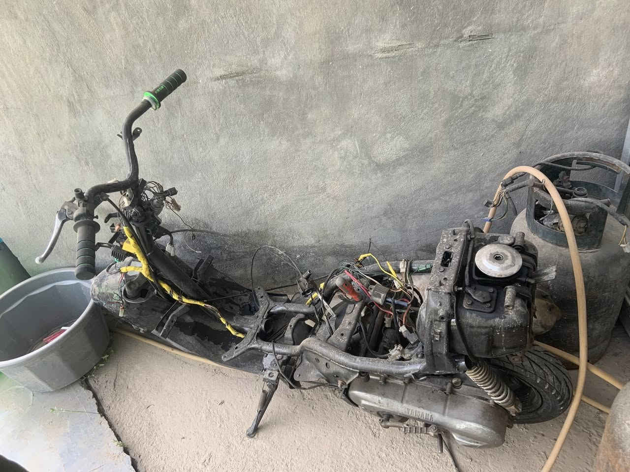 السلام عليكم اخوان
دراجه ان 7 زروف للبيع
YAMAHA

سرعه الدراجه 80km
 
اخوان الدراجه عمرتهة بس الصراحه احتاجيت فلوس و اريد ابيعهة عمرتهة ع نص يعني بعد يرادلهة ترتيبات و رجع  جديده تايرات جديد و وياله جدد و الشاصي مالتهة نضيف حيل غراظهة كامله بس ما كدرت اكمل تعمير لان مشغول يرادلهة ترتيبات بسيطه و ترجع جديده  مكينهة ياماهة نشطهة و سرعه 80 الدراجه حلوه بس يرادلهة شغل 

مكاني بغداد الدوره 

للستفسار خاص لو ع رقم 
*********** 
الرقم بي واتساب
