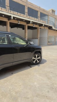 كومباس • مديل ٢٠١٨ • حادثة باب خلفي