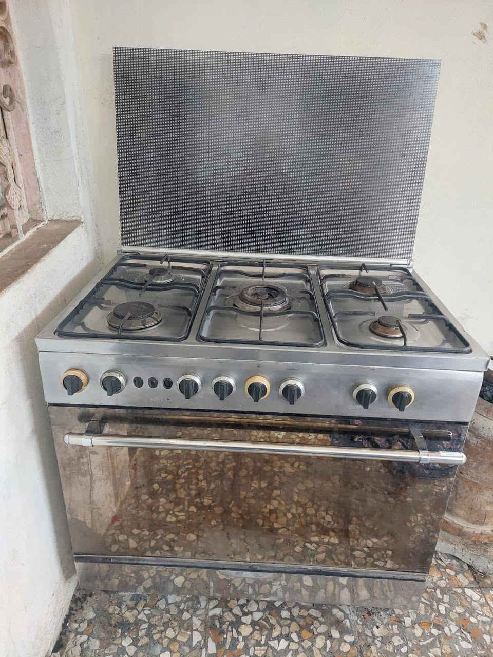 للبيع طباخ نوع فرش شرط الفحص مكان طوريج شارع اربعين قرب مجمع الكفيل السعر ب150لاستفسار ***********
