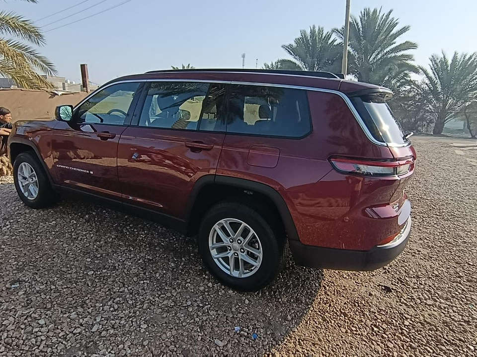 السلام عليكم جيب كراند شيروكي  موديل 2024
لون ماروني   Jeep Grand Cherokee 

المسافة المقطوعة 11961 الف مايل 
السياره رقم بابل  ( دخول كتاب شهداء)
السياره  ضربته فقط جاملغ ورجع على البارد ونصبغ جزء منه 

#مواصفاتها

 شاشات
بصمه تشغيل عن بعد
كشن السايق كهرباء
صندوك كهرباء
حساسات خلفيه
تحكم تبريد قطعتين 
رادار امامي
رادارات 360
ثلاث وضعيات قياده
 بانوراما فتحه وحده
 كير ماوس
نظام منحدرات
 هيترات بالكشنات 
لايتات لد
كشافات
بصمة ابواب 
نضام سبورت 
لدات سقف دخلي 
 شحن ماك سيف 
كشنات الوسط قلاب 
فورويل   

السعر المطلوب 

315 ورقه وبيه مجال
الهاتف / ***********
وتساب فقط / ***********

