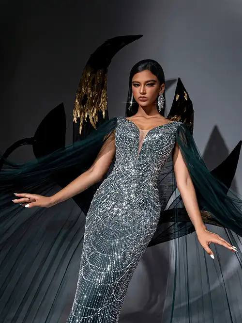 فستان سهرة ماركة شي إن ✨
فستان فخم وأنيق كلش، جديد غير مستعمل
تصميم راقي يبرز الجسم ومناسب للسهرات والمناسبات 💃
🔹 فتحة صدر V أنيقة
🔹 ظهر مفتوح بسحاب مخفي
🔹 قماش ترتر لامع وفخم
📏 القياس: 2XL
💰 السعر: ٥٠ ألف واتساب ***********
