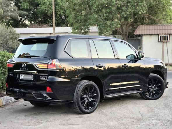 للبيع او مراوس 
لكزز  2020  كورو جديده 
مواصفات الكورو تجي اعلى مواصفات بالكزز 
السيارة ماشية 60 الف كيلو السيارة جديدة وجاهزه 
داخل جلد احمر رادارات فتحة ماوس شاشات 
خمس كامرات جكات كشنات تدفئة تبريد وخزن ميموري هواي مواصفات بالكورو كفاله عامه
باستثناء أقل اربع اصابع بارد والباقي كفاله
رقم بغداد ومكانها بغداد السعر 86000دولار
( 8 شدات و 60 ورقه )
للإستفسار ***********
