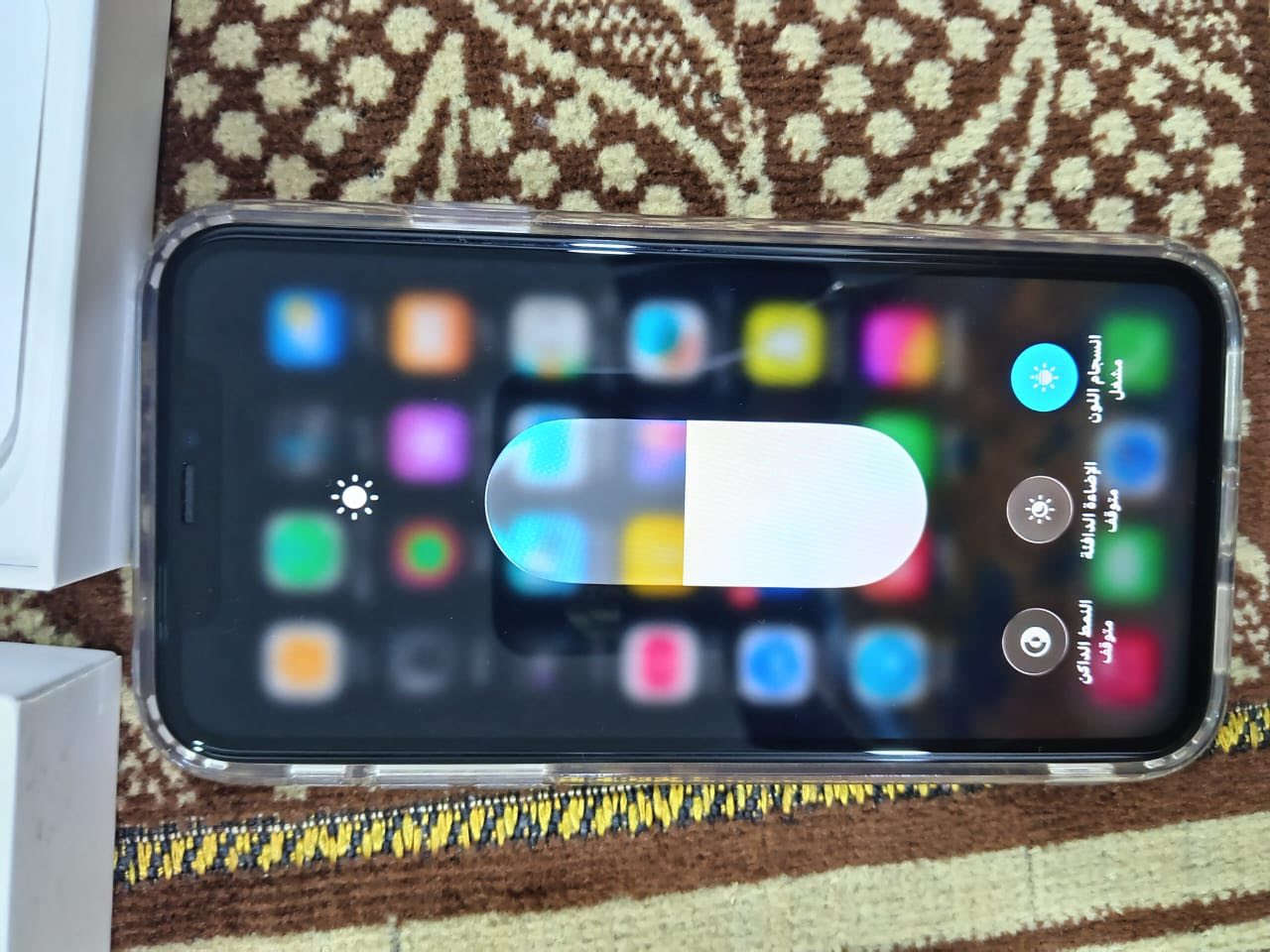 جهاز آيفون 11 على وضع الشركة إني فتحتو من الكارتون مابي مابي اي خدش ماواصل مصلح نهائياً نضافته 100/100 ذاكرة 128 تك سيم 
بطارية 74 للبيع أو مراوس باحدث 
السعر 340 
مكاني موصل ايسر 
الاتصال 
***********
***********
