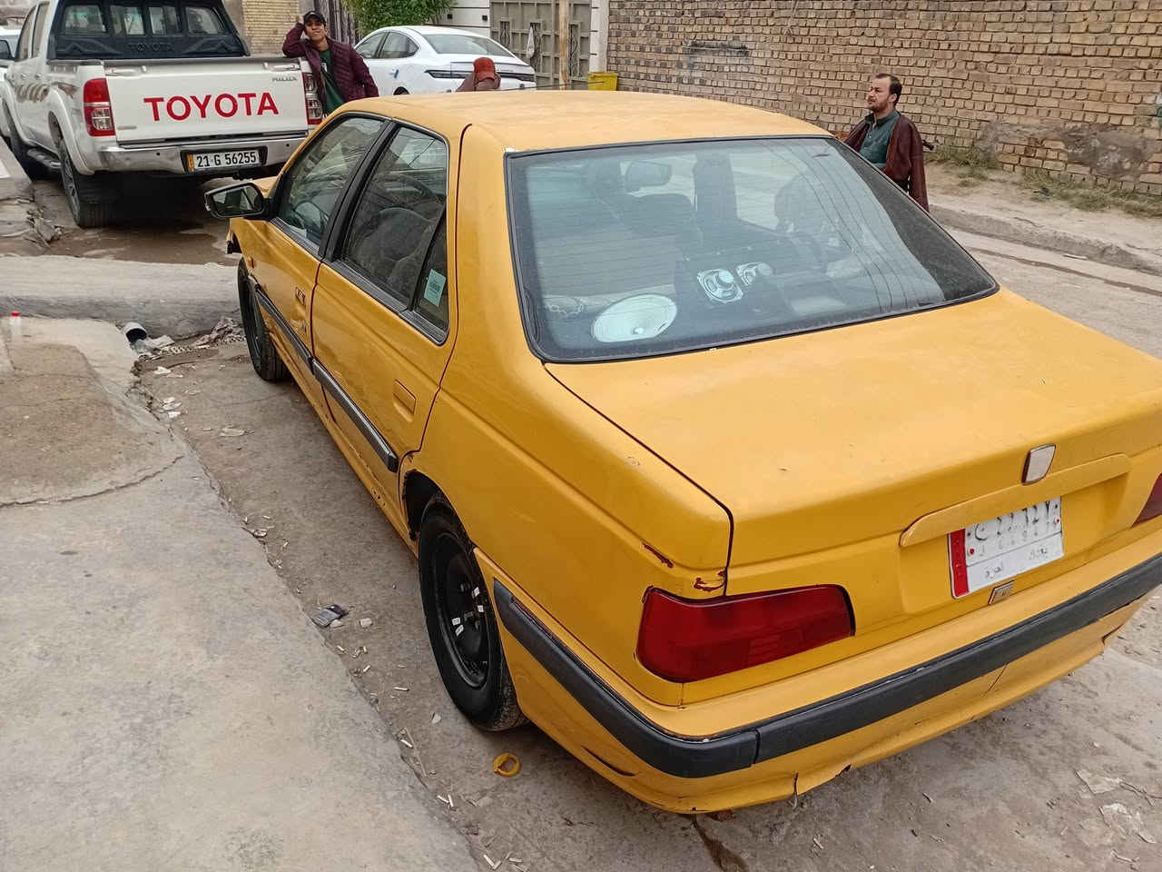 السلام عليكم من رخصت مدير الكروب بيجو بارص موديل ٢٠١٥ للبيع مكفوله من الصبغ والخياس ما عده هاي الطخه بل بنيد محرك وكير مكفول تبريد شغال حداديه وتخم تاير جديد راعي السياره بل سجن محكوم واهله موجودين السعر ٢٥ بغداد العبيدي *********** مصفره غرامات
