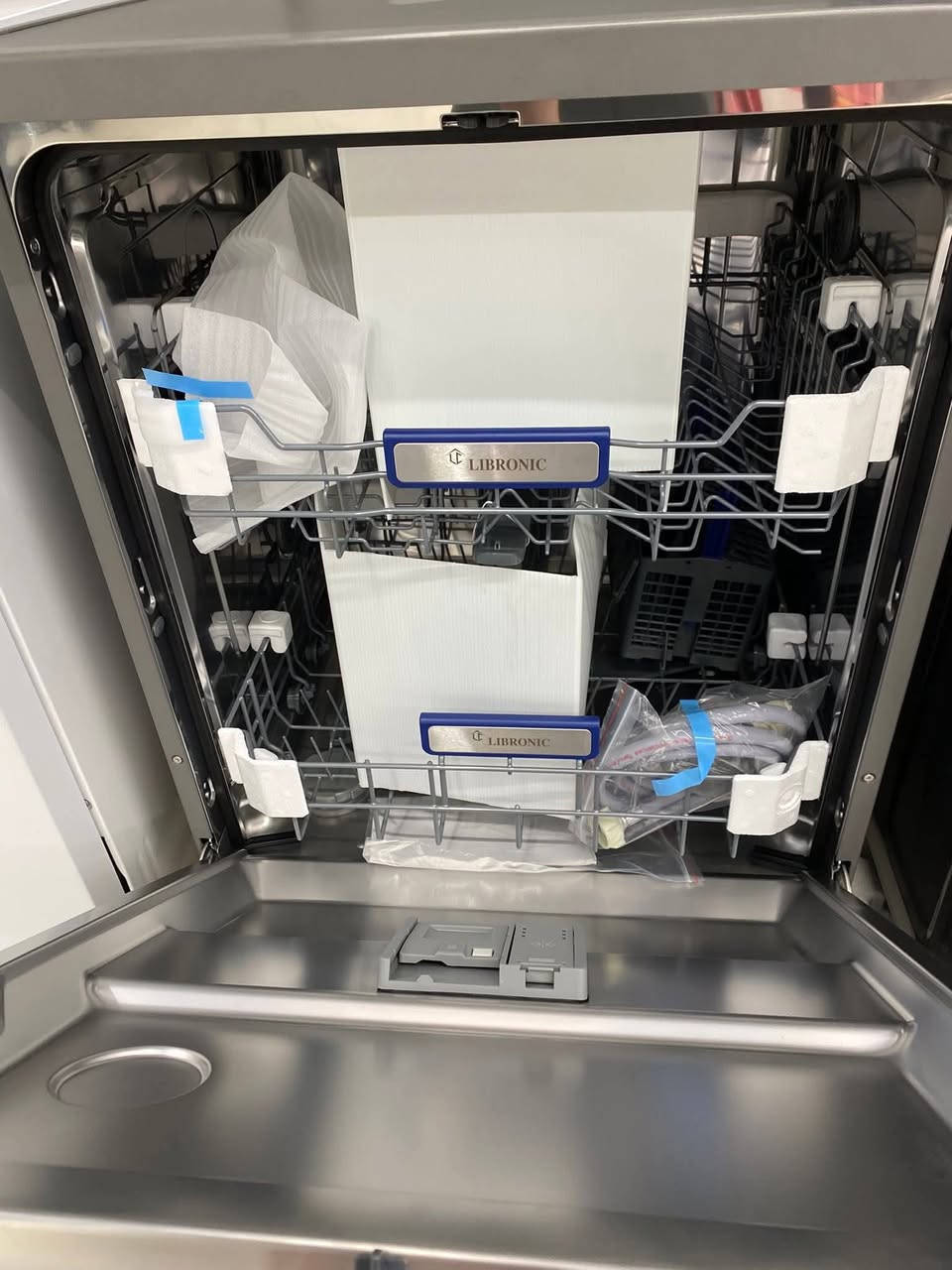 رمضان مبارك عليكم 

سيدتي رمضان ومواعينج هواي ومابيج حيل تغسلين 
وفرتلج غساله تغسلي كلشي ودرجه اولى ☺️😍😋🥘🍜🍲😂

توفرت عدنا غسالة الصحون من شركه ليبرونك الالمانيه 🇩🇪 

تجي لمس بالكامل وبسعر جداً مناسب 

سعه كبيره تكفي لعائلة كبيره

شاشة تحكم ديجتال سهله وسريعه

استهلاك كهرباء قليل جداً

هيكل ستيل مضاد للصدأ

مناسبه - للبيوت - المطابخ - العوائل الكبيرة

تعمل على كل انواع الصحون
العنوان ذي قار الشطره شارع الكص فرع جامع الرسول وقرب مجمع نازك 
للحجز والاستفسار مراسلة الصفحه او الاتصال بالرقم ***********
تتوفر خدمه توصيل لجميع محافظات العراق
