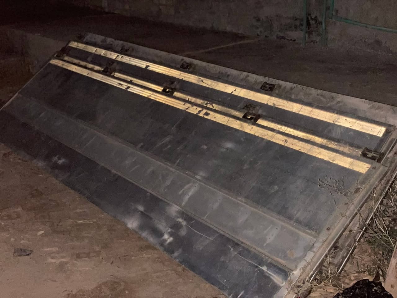 سلام عليكم 
جنات المنيوم رتفاع ٨٠ طول  ١٣/٦٠بدون باب 
٨قطع ٦تكم جناب نضيف 
سعر 8ورقات 
عنوان بغدادجرف النداف 
***********
