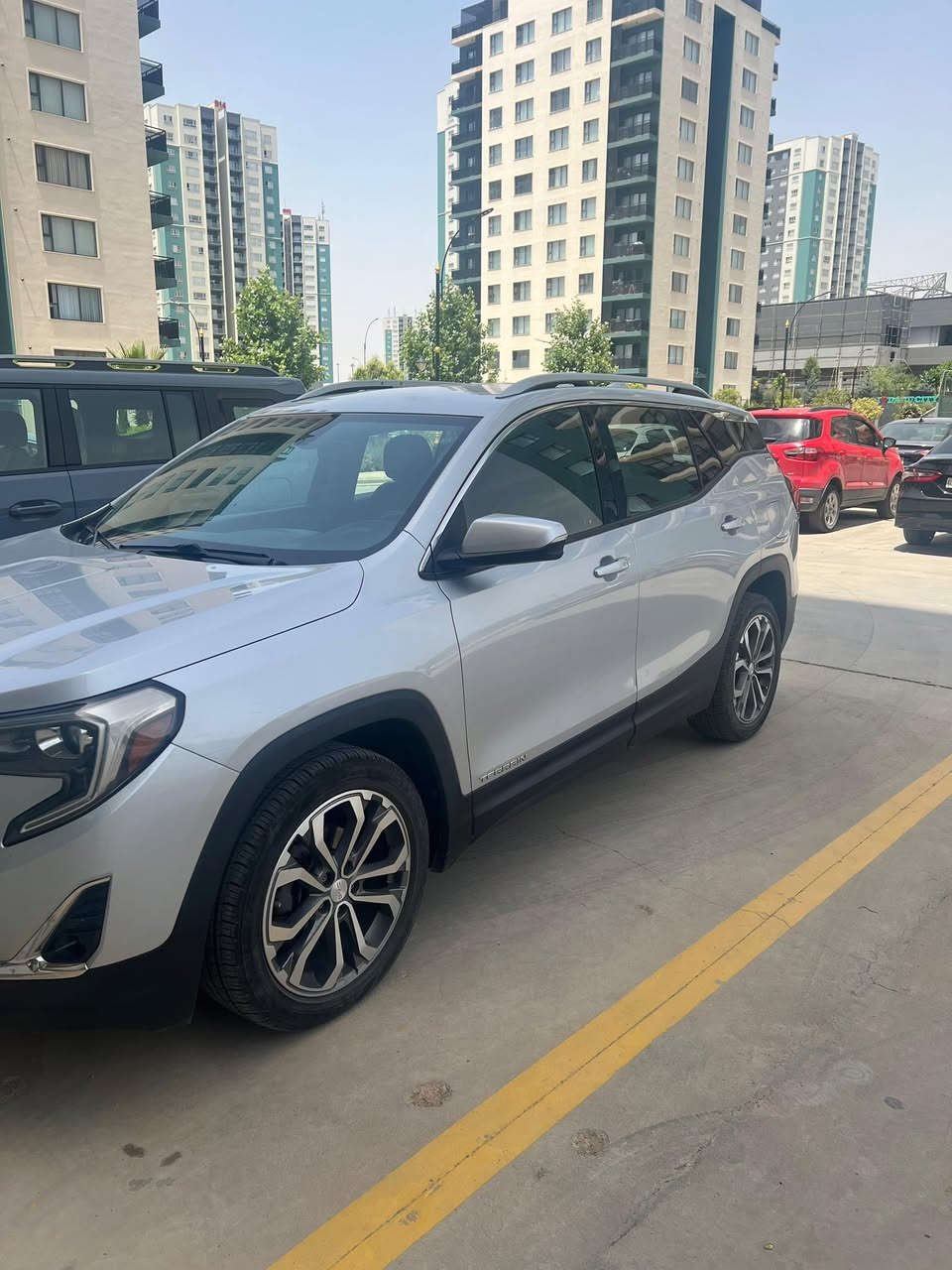 محرك 1.5 لتر تيربو (الأساسي)جوتقريباً:
24 مدينة
28 خط
معدل 26 MPG للبنزين  
المواصفات الداخلية

مقاعد جلد أصلية
تسخين مقاعد أمامية
كرسي السائق كهربائي مع ذاكرة
تحكم كهربائي للمقاعد
مقود جلد مدفأ
تشغيل بصمة
تشغيل عن بعد
مكيف أوتوماتيك ثنائي
مرآة داخلية تعتيم أوتوماتيك  
الشاشة والتقنيات

شاشة لمس 8 إنج تقريباً
Apple CarPlay
Android Auto
بلوتوث
USB
كاميرا خلفية
Bose اختياري ببعض النسخ
شحن لاسلكي ببعض التجهيزات  
الأمان

تنبيه النقطة العمياء
حساسات خلفية
ثبات إلكتروني
Traction Control
تنبيه خروج عن المسار ببعض الحزم
فرملة طوارئ اختيارية  
الشكل الخارجي

جنوط 18 إنج ألمنيوم
LED نهاري
Fog Lights
مرايا بإشارات
كروم خارجي أنيق  
مساحة السيارة

5 ركاب
شنطة جيدة للعائلة والسفر
المقاعد الخلفية قابلة للطي
مساحة تخزين تصل تقريباً 63 قدم مكعب بعد طي المقاعد  
أهم المميزات

مريحة جداً بالسفر
عزل جيد
شكل فاخر مقارنة بسعرها
اقتصادية نسبياً
تجهيزاتها ممتازة لفئة 
ويل كب دنلي +شباك بجم دنلي                       علما سيارة اي قطعة بلادي وضربه باب الامامي جهة اليمين مع جاملخ ع بارد
رقم الهاتف لتواصل : ***********@إشارة

