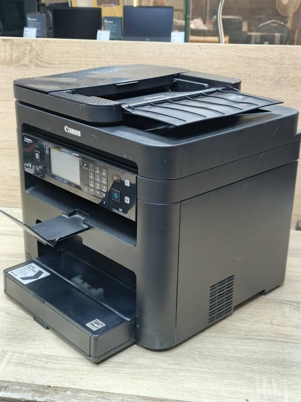 طابعة كانون موديل MF2249 dw مستعمل بحالة ممتازة سعر الحبر 10 الف تطبع 1600 نسخه نوع الحبر باودر سرعة الطباعة 27 ورقة بالدقيقة طباعة بوجهين دوبلكس تحتوي على Wi-Fi و WIFI dercte يمكن ربطها على موبايل وتابلبت ولابتوب كما تحتوي على فيدر لطباعة مجموعة اوراق بامر واحد ويمكن استخدامه في الارشفة الإلكترونية استنساخ طباعة سكنر 🚦سعر الطابعة 240 الف 🚦مع حبر جديد داخل الطابعة وكيبل كهرباء وكيبل كومبيوتر وقرص تعريف للطلب *********** - *********** يوجد توصيل لجميع المحافظات نسبة نظافة جهاز 90% ضمان تشغيل وفحص. 
#طابعتي
#الصفوة

