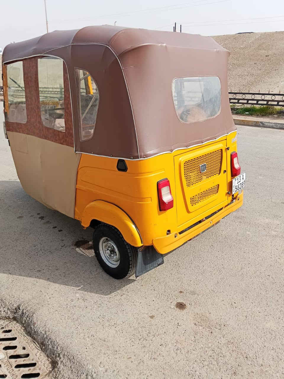 السلام عليكم تكتك للبيع موديل 22 سنويه محرك مكفول من عدا كلجات وزنجيل كشره نضيفه من عد لغد معمر معجون مكلف بل نشر ليحب يتصل ع رقم ***********
