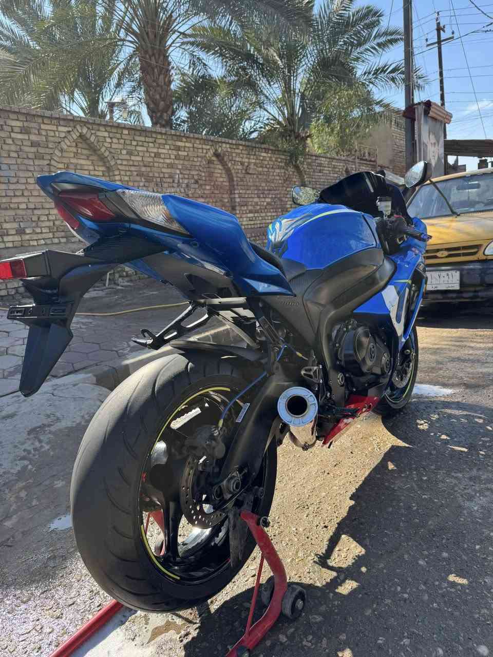 سلام عليكم اخوان🙋🏻‍♂️
دراجه SUZUKiجكسر للبيع 2015💙
دراجه وارد يابان كلين بدون حادث ماشيه 28k
الدراجه كفاله كير مكينه كفر فقط شخطات بصيطه بل كفر موظحًة بل  صوره
دهن كله يورو ماي زيتي مبرمجه ٣ مودات كزوز بروكس 
كهربائيات كلهة شغاله باتري جديد تاير جديد تاخذهة ما تصرف ربع عليهة +قمبوره وكشن السعر 73  $وبيهة مجال عنواني ميسان العماره قرب الساعه *********** موجود واتساب تصل وبخدمتك وأسف عل أطاله 💙
